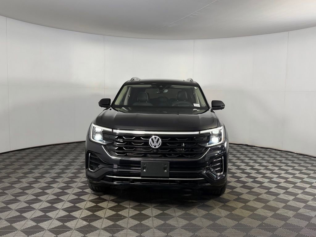 Used 2024 Volkswagen Atlas SEL Premium R-Line image 11