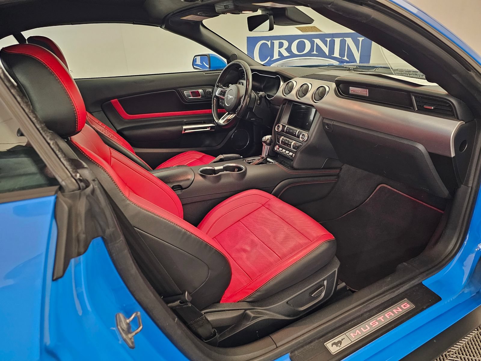 Used 2022 Ford Mustang GT Premium w/ Equipment Group 401A RWD image 21