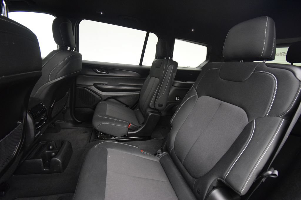 Used 2025 Jeep Grand Cherokee L Laredo w/ Luxury Tech Group I AWD/4WD image 26