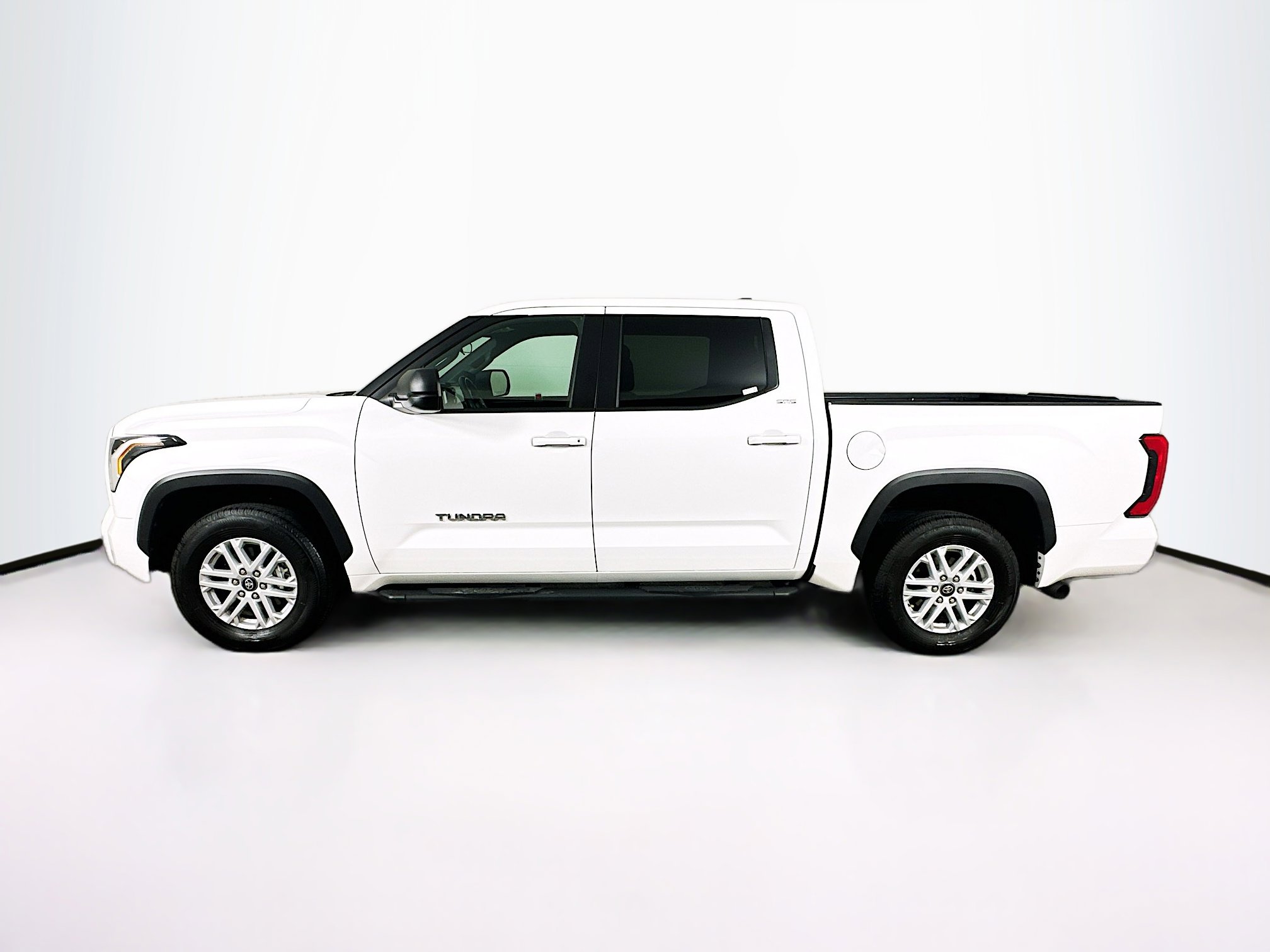 Used 2025 Toyota Tundra SR5 w/ SR5 Premium Package image 4