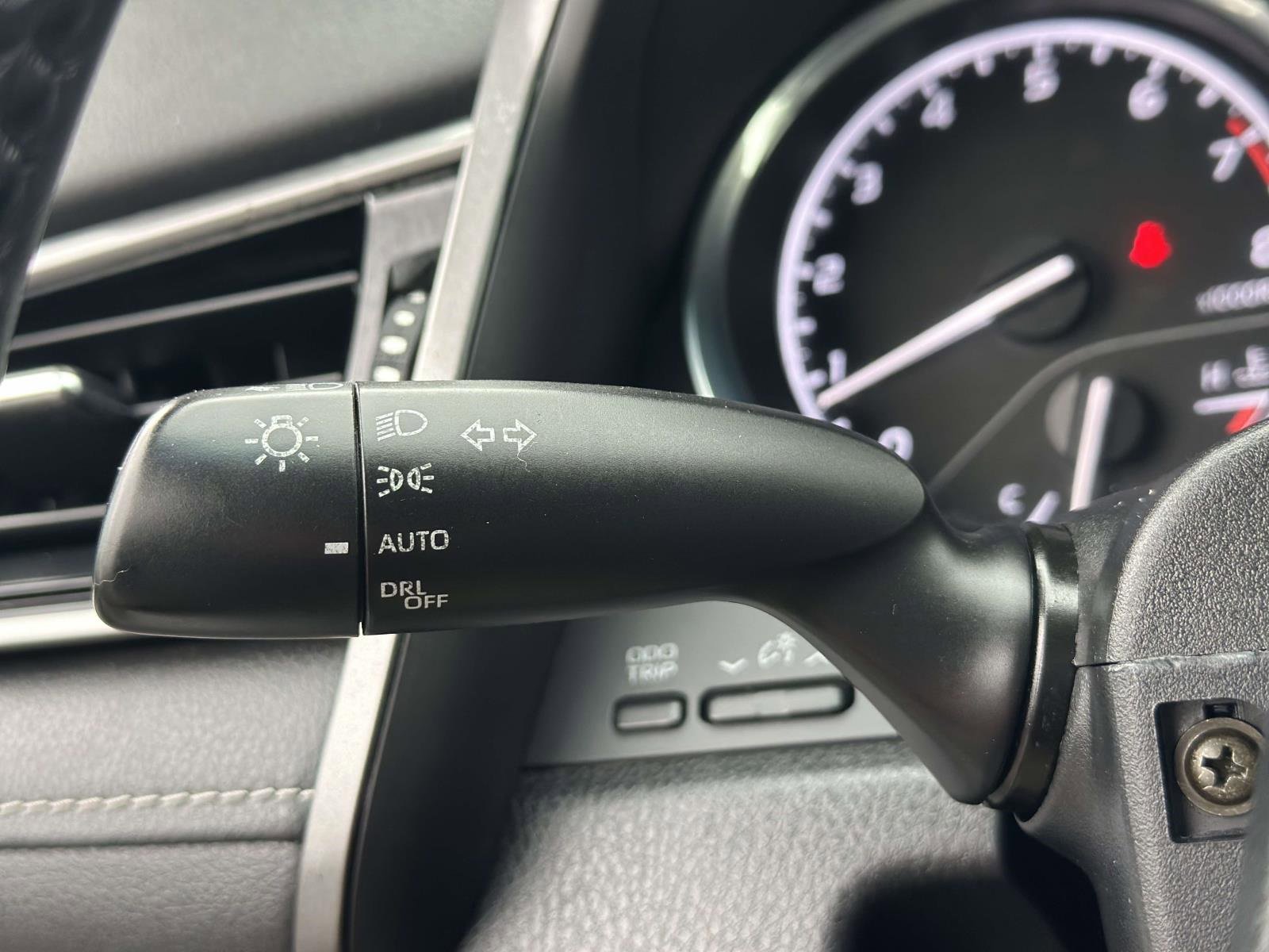 Used 2020 Toyota Camry SE image 15