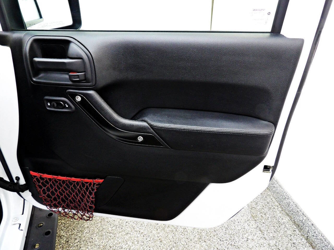 Used 2017 Jeep Wrangler Unlimited Rubicon image 11