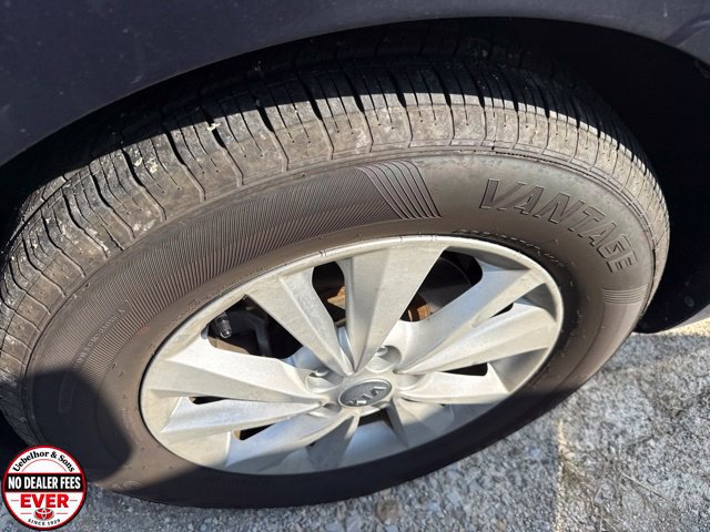 Used 2017 Kia Sedona LX FWD image 2