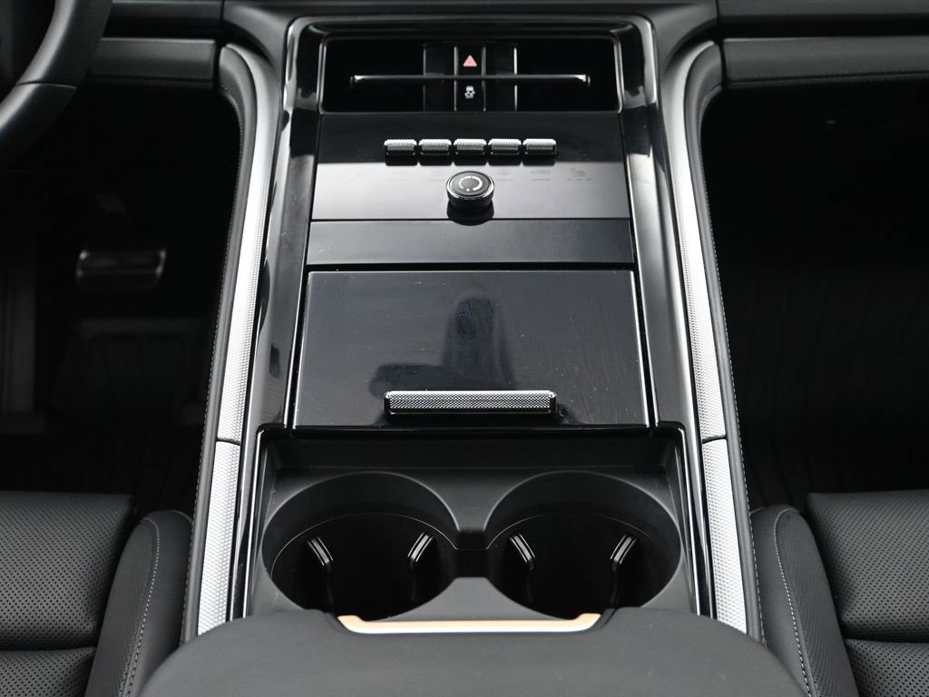 Used 2025 Porsche Panamera 4 image 10