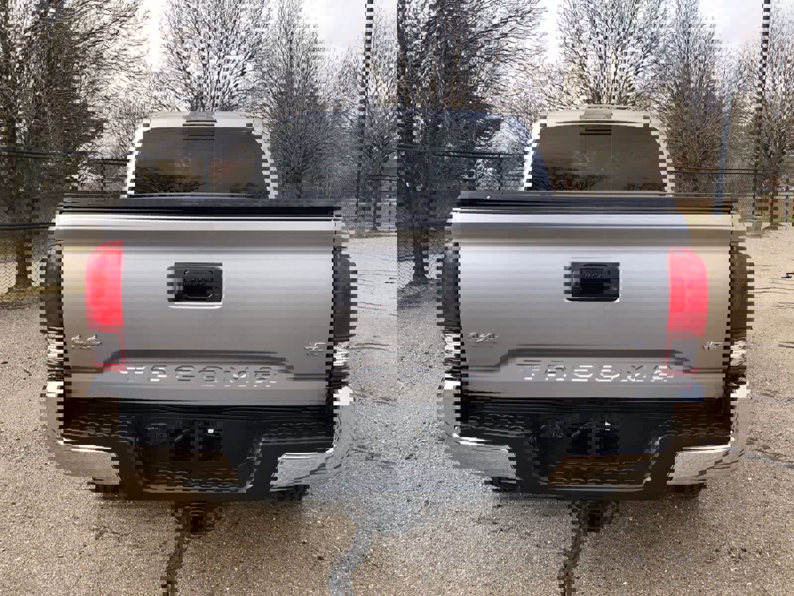 Used 2021 Toyota Tacoma SR5 image 3