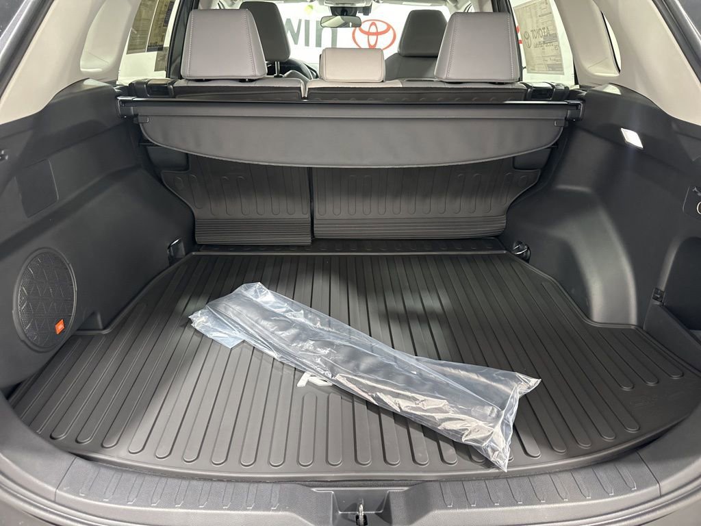 Used 2025 Toyota RAV4 XLE Premium image 15