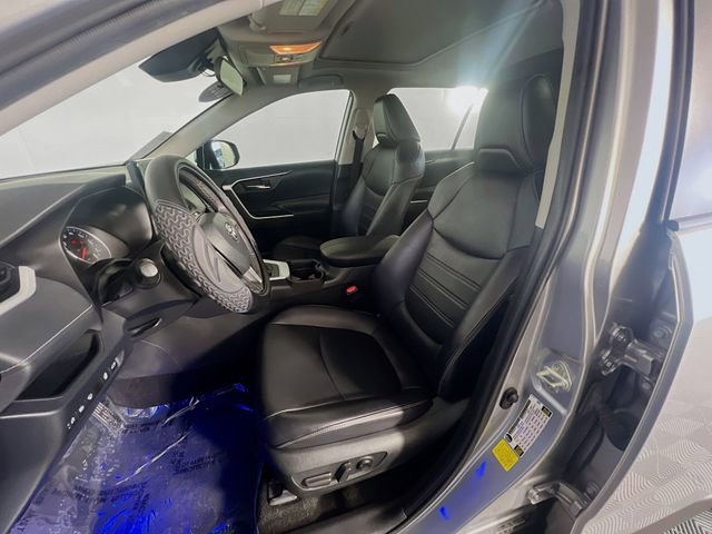 Used 2020 Toyota RAV4 XLE Premium FWD image 10