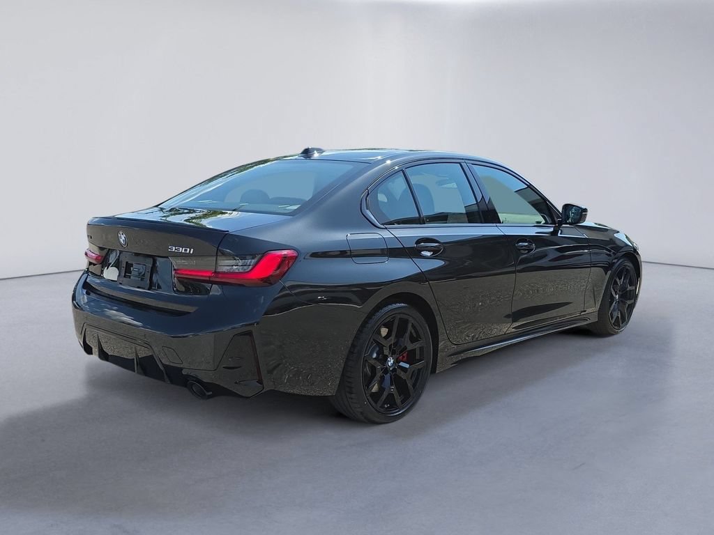 New 2026 BMW 330i xDrive Sedan w/ M Sport Package AWD/4WD image 4