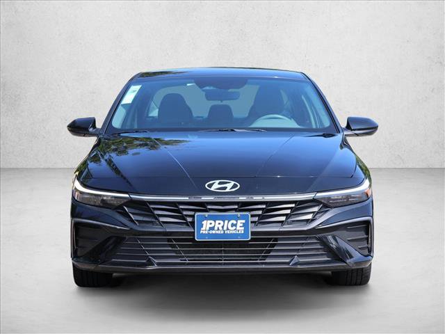 Used 2024 Hyundai Elantra SEL FWD image 2