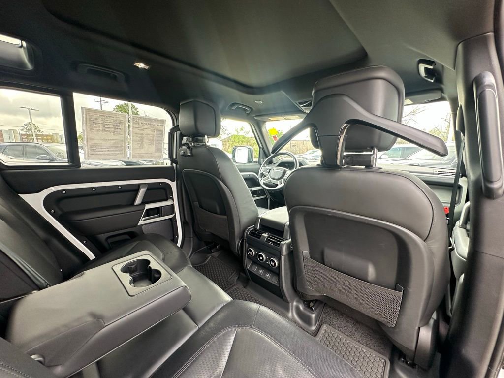 Used 2024 Land Rover Defender 110 X-Dynamic SE image 31