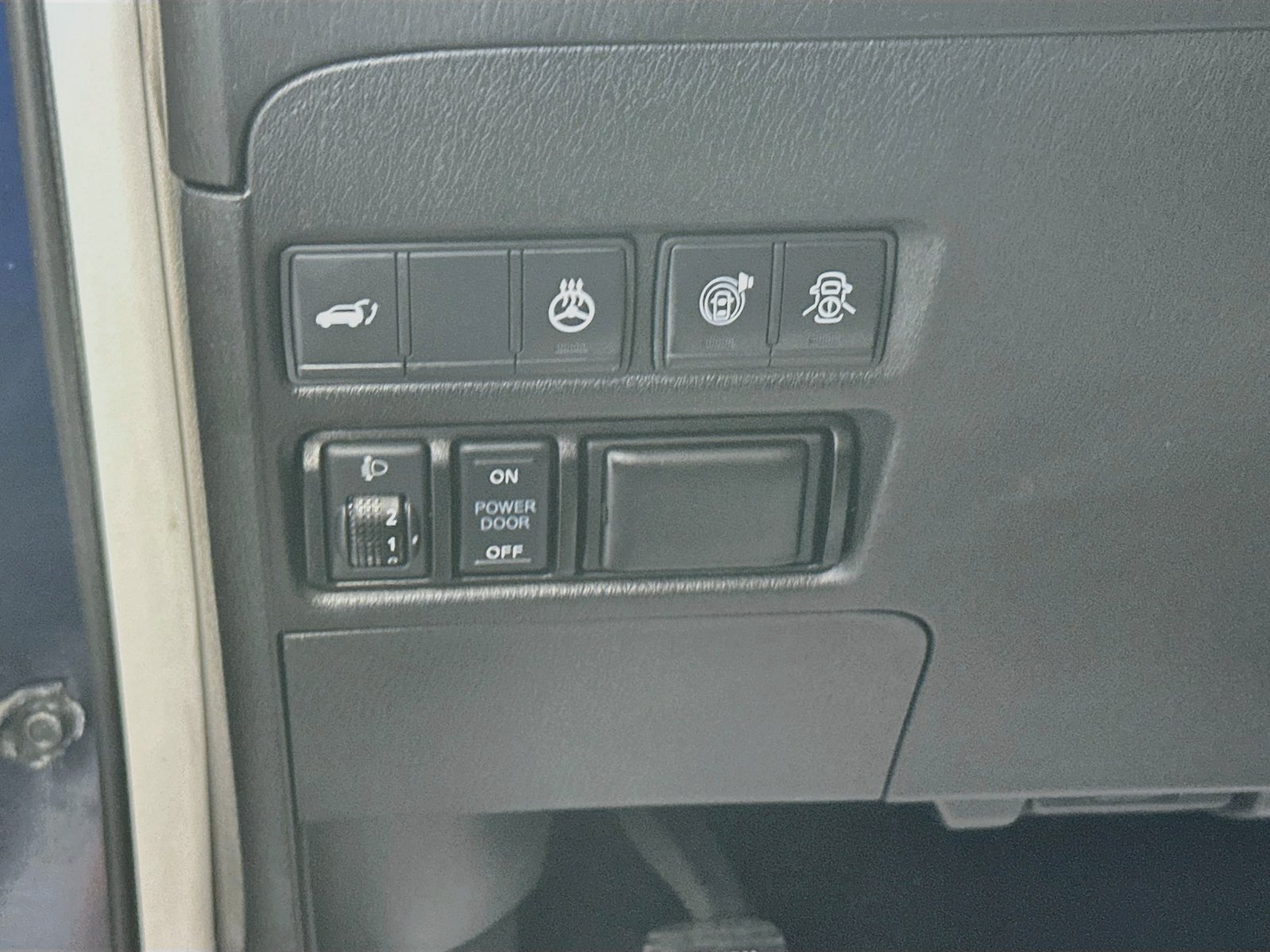 Used 2019 Nissan Armada Platinum w/ Captain's Chairs Package AWD/4WD image 10