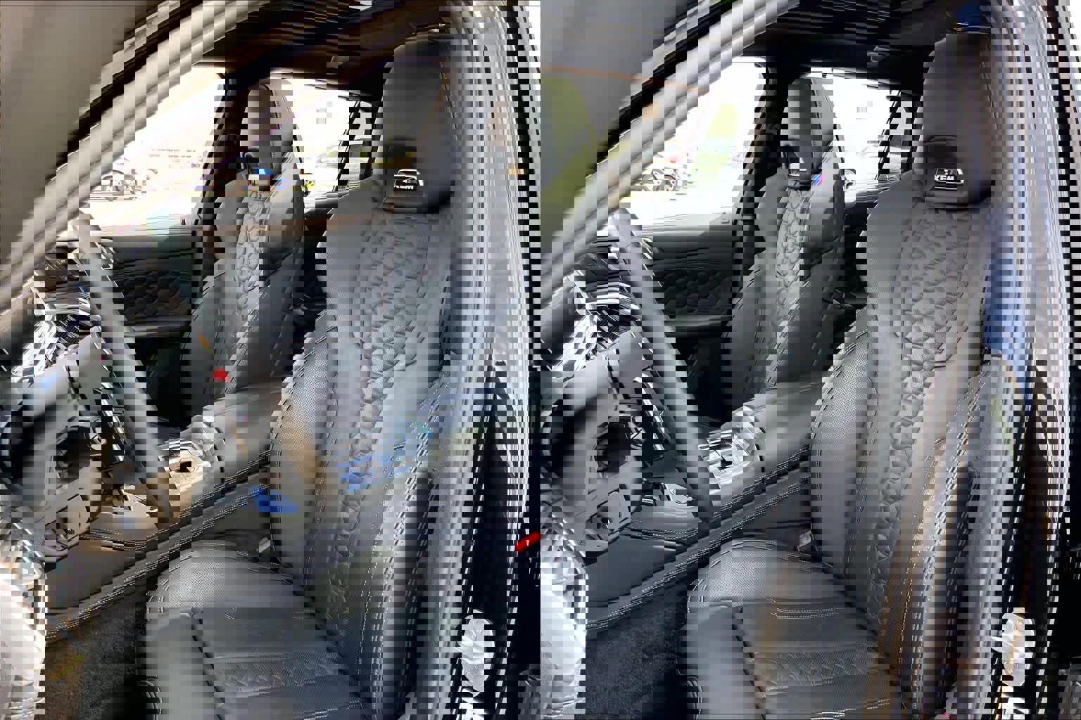 Used 2023 BMW X6 M w/ Executive Package image 7