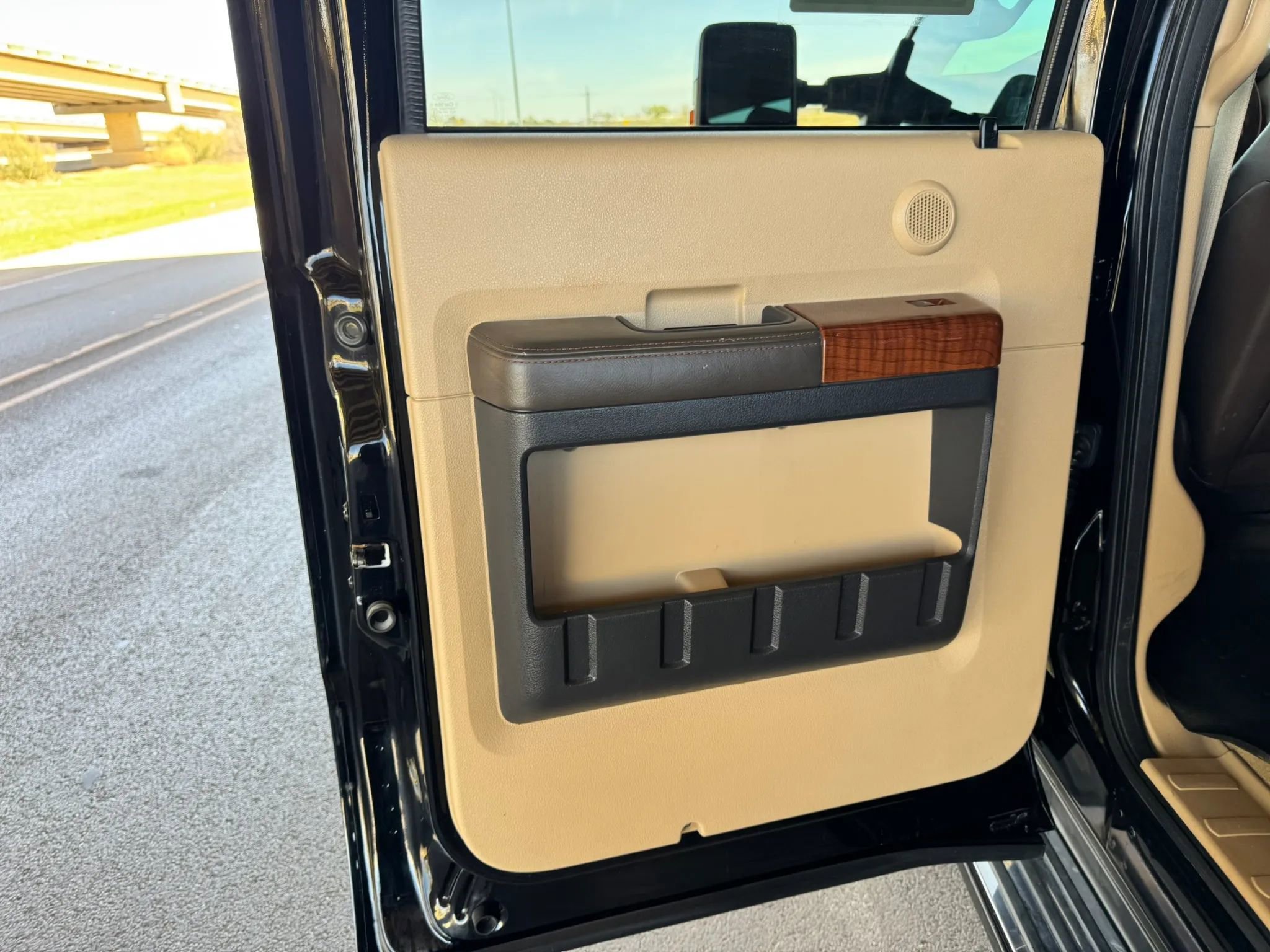 Used 2016 Ford F250 King Ranch w/ FX4 Off-Road Package image 21