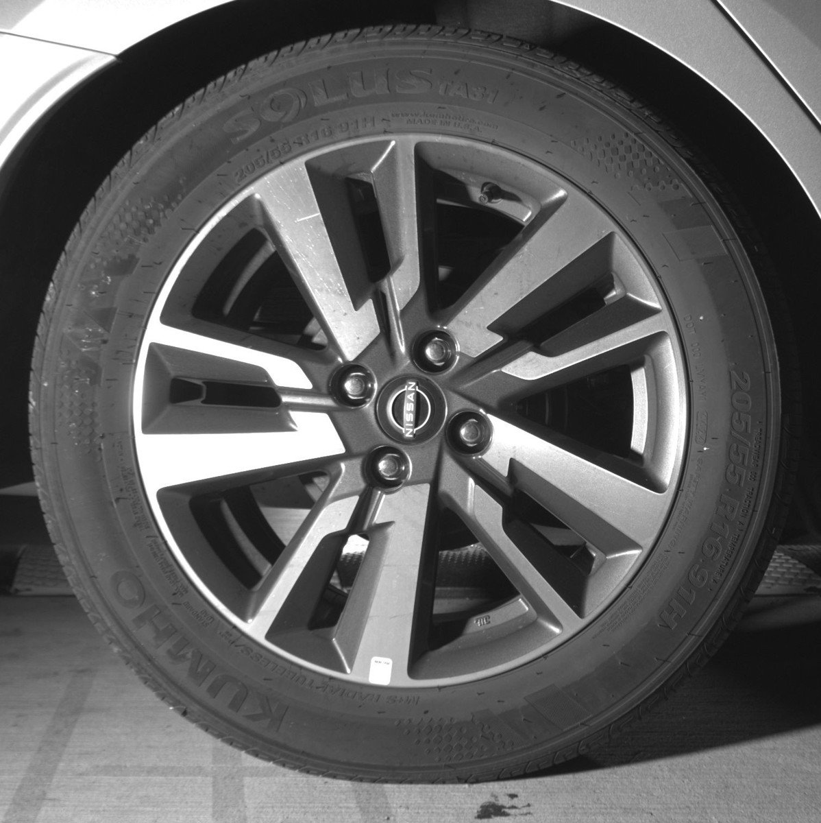 Used 2025 Nissan Versa SV image 15