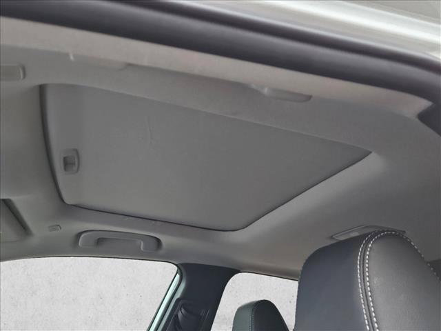 Used 2023 Toyota Corolla Cross XLE w/ Convenience Package FWD image 12