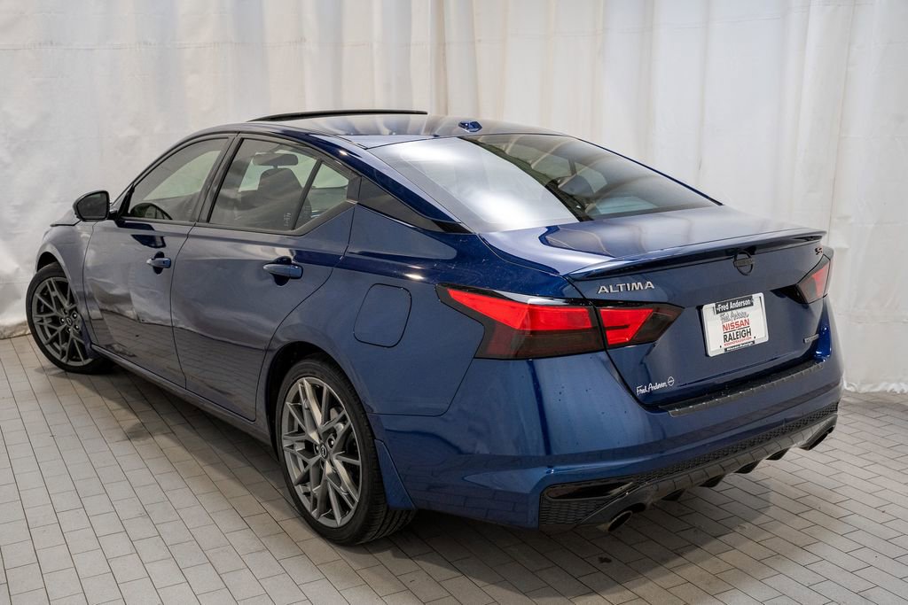 Certified 2023 Nissan Altima 2.0 SR image 3
