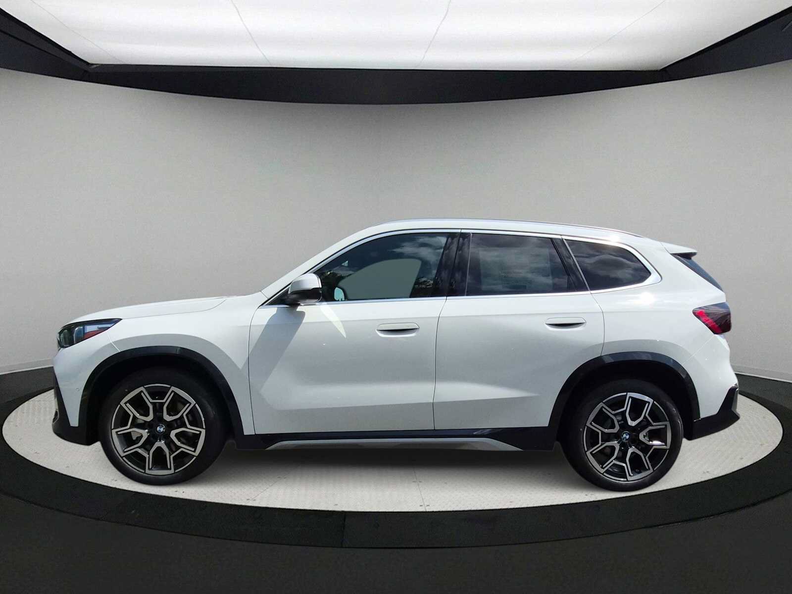 New 2027 BMW X1 xDrive28i AWD/4WD image 5