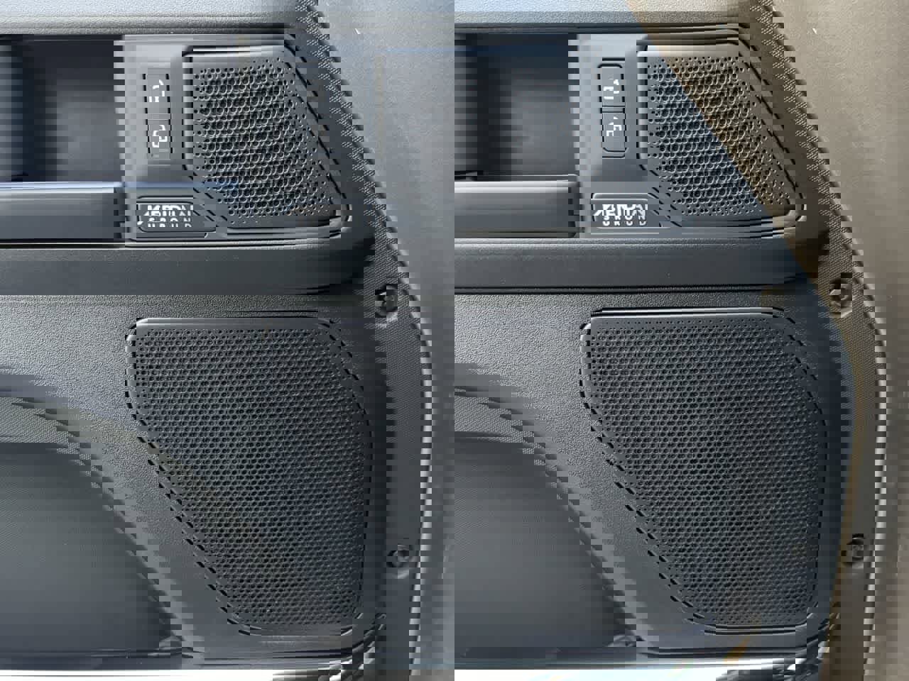 New 2026 Land Rover Defender 110 OCTA image 33