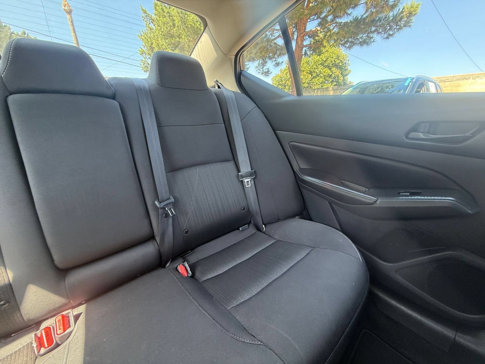Used 2025 Nissan Altima 2.5 SV FWD image 34