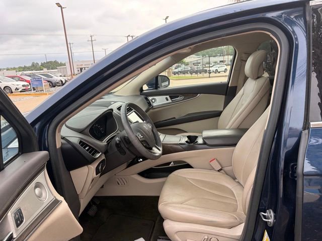 Used 2017 Lincoln MKX Reserve w/ Luxury Package FWD image 9