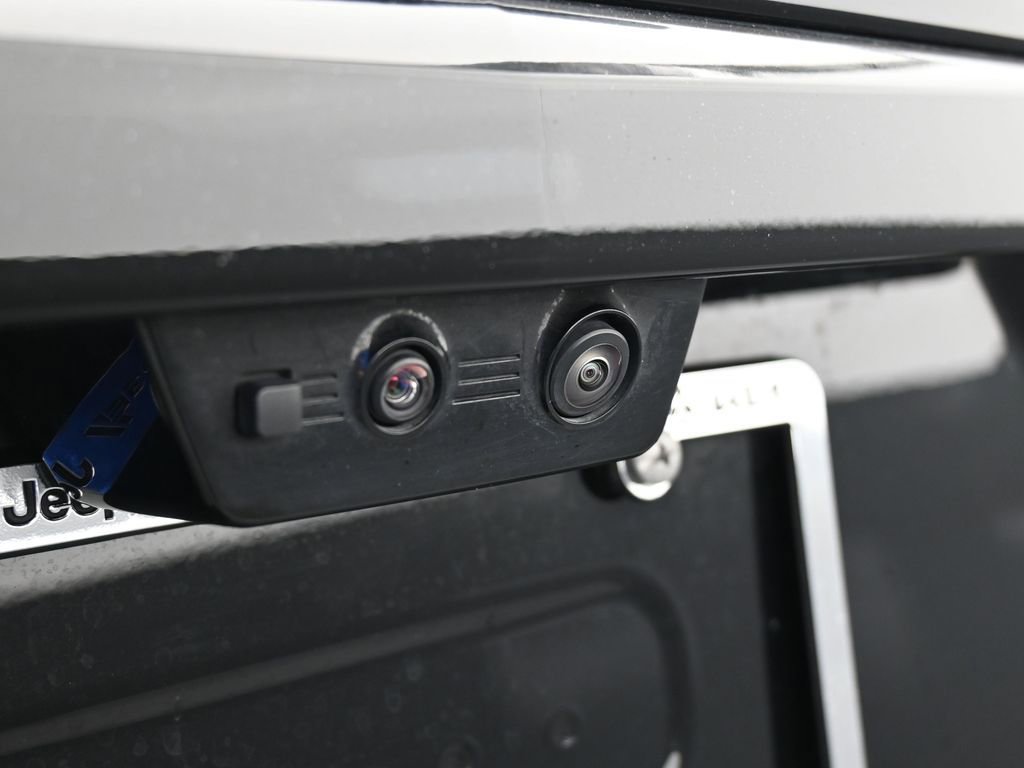 Used 2025 Cadillac Escalade ESV Sport w/ Touring Package image 49