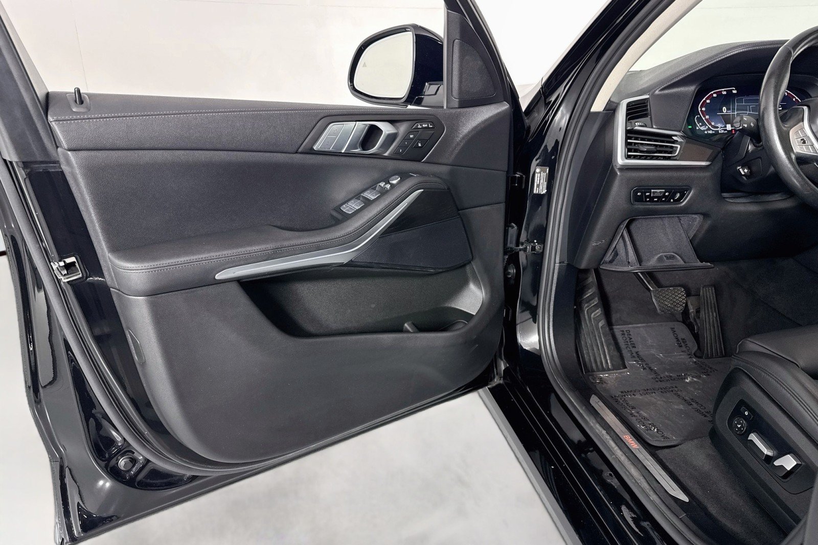 Used 2022 BMW X7 xDrive40i w/ Premium Package AWD/4WD image 22