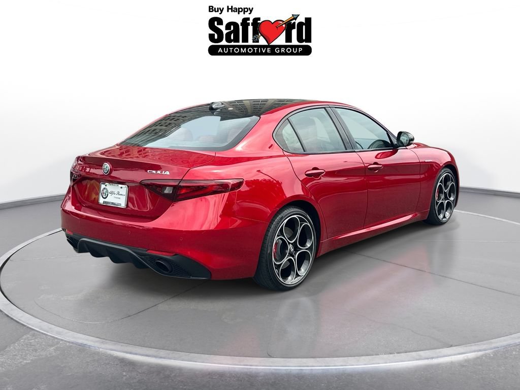 Used 2023 Alfa Romeo Giulia Veloce RWD image 9