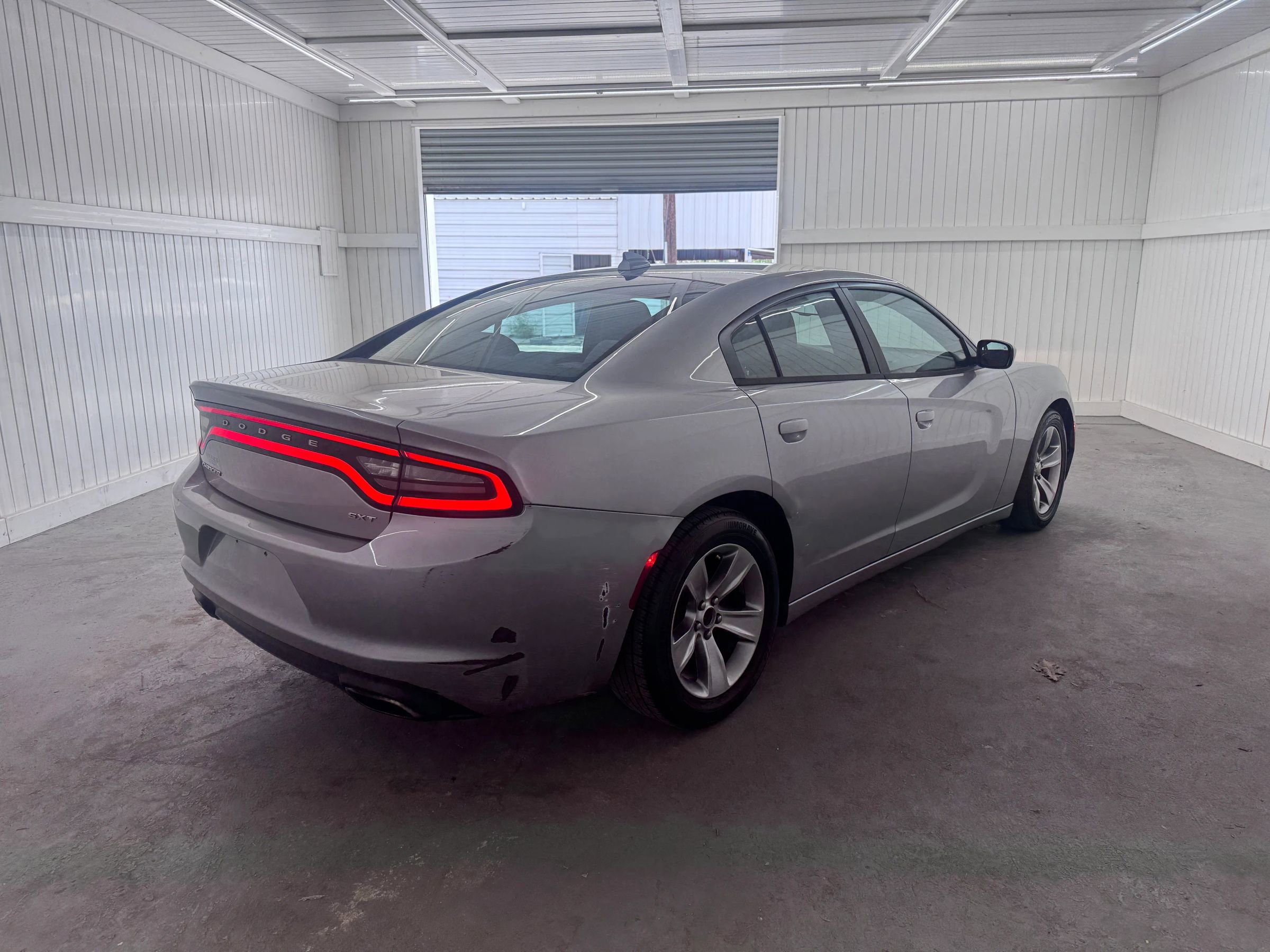 Used 2016 Dodge Charger SXT image 5