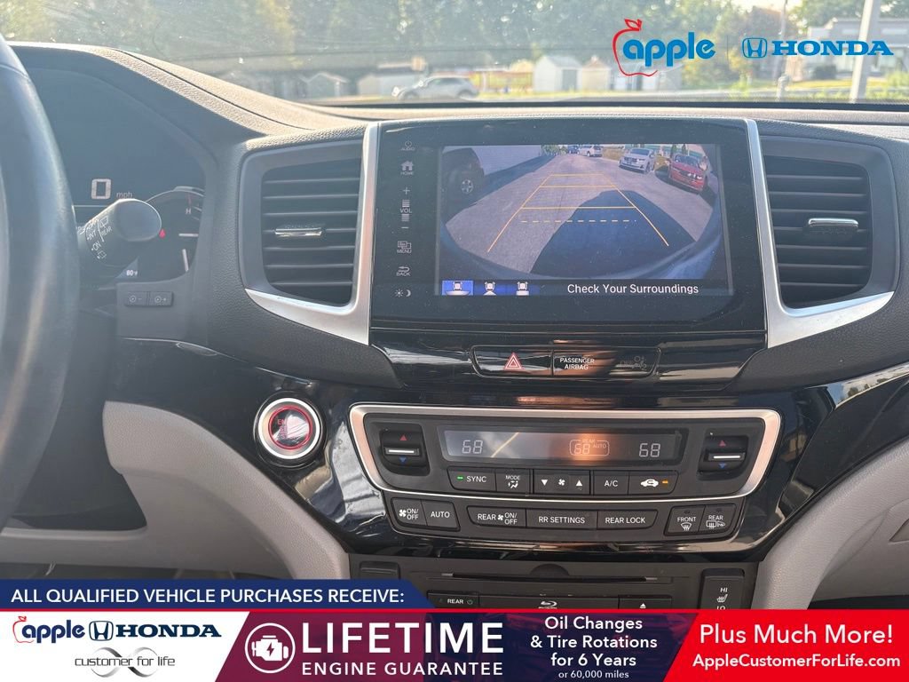 Used 2017 Honda Pilot Touring image 9