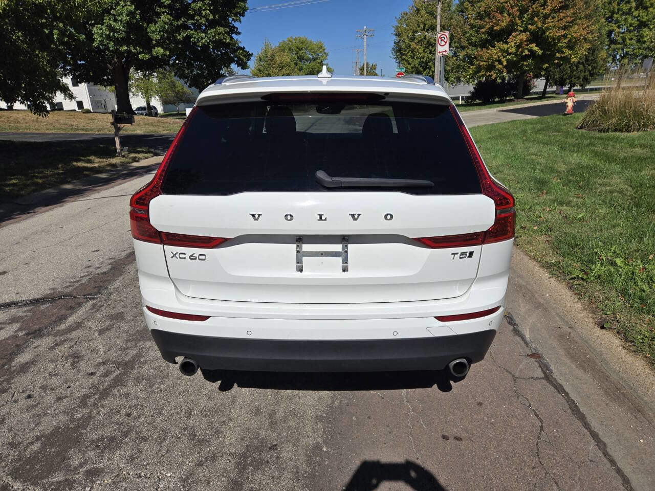Used 2020 Volvo XC60 T5 Momentum image 7