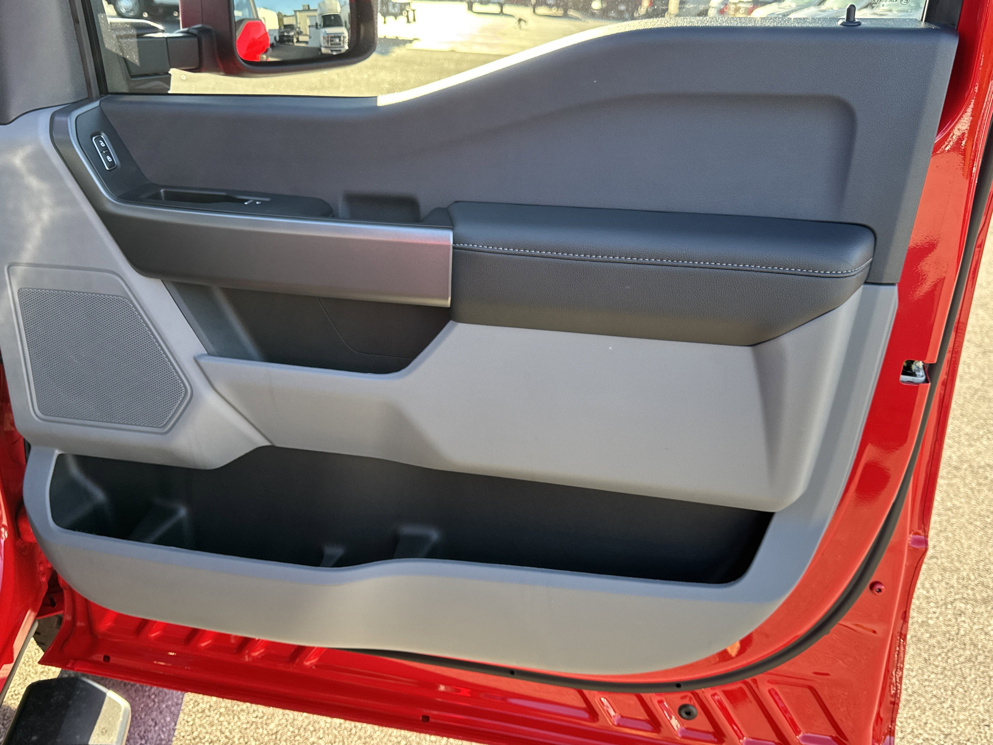 New 2026 Ford F250 4x4 Crew Cab Super Duty image 14