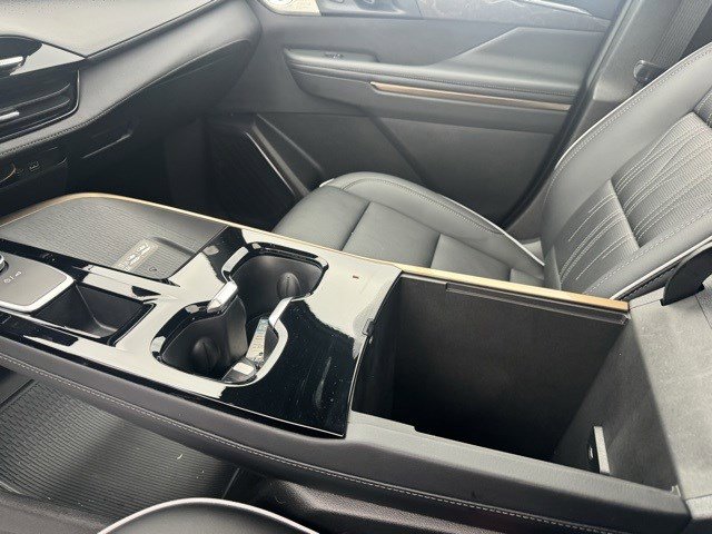 Used 2025 Buick Enclave Avenir w/ Trailering Package, 5000 lbs. image 25