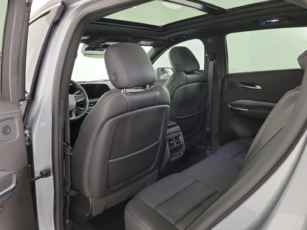 Used 2024 Cadillac XT4 Premium Luxury FWD image 13