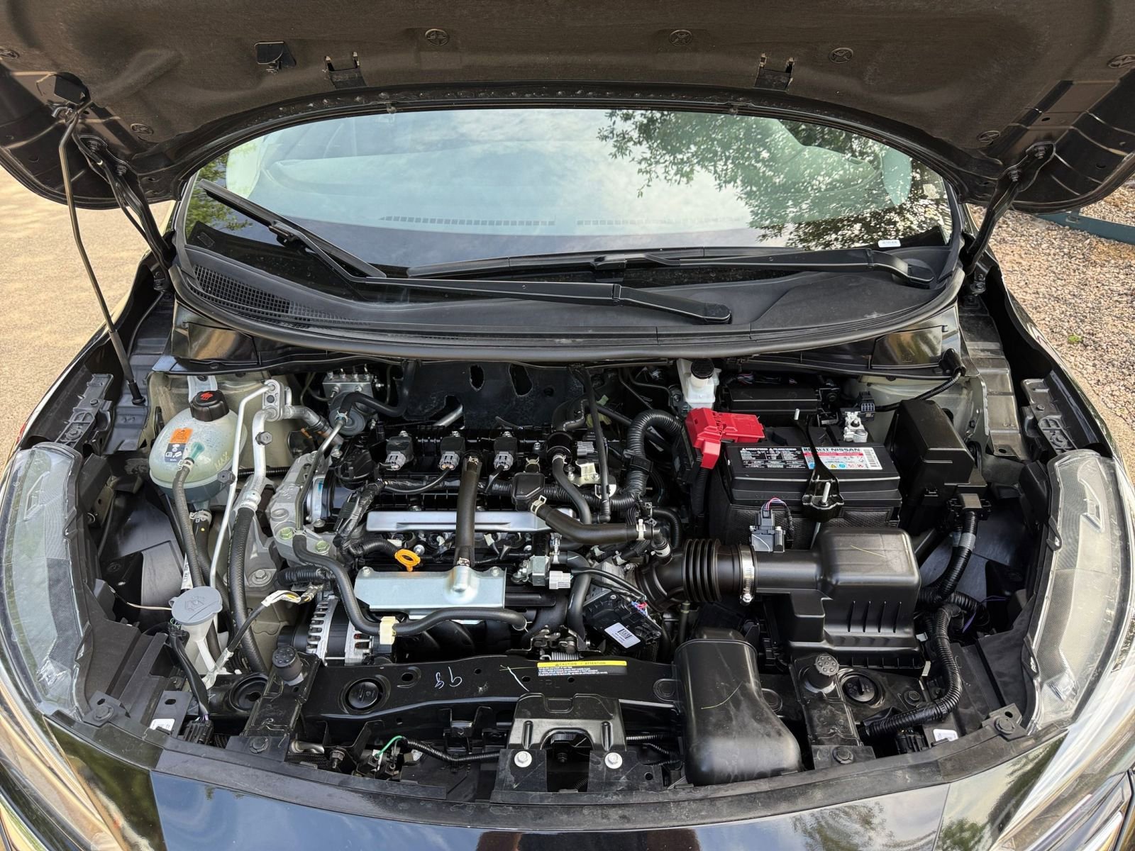 Used 2025 Nissan Versa SV FWD image 32