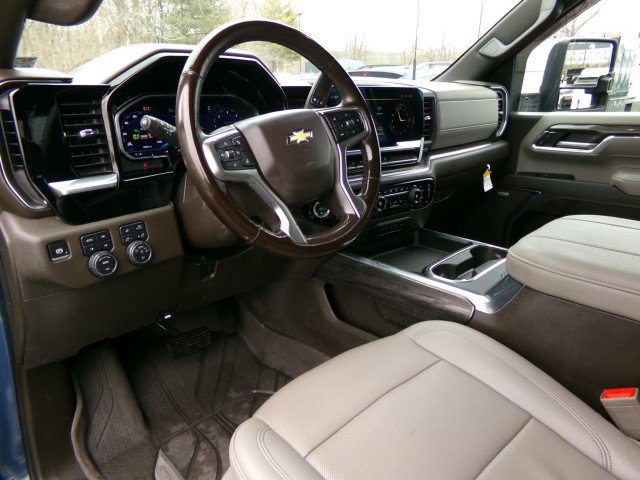 Used 2024 Chevrolet Silverado 3500 LTZ w/ LTZ Plus Package image 11