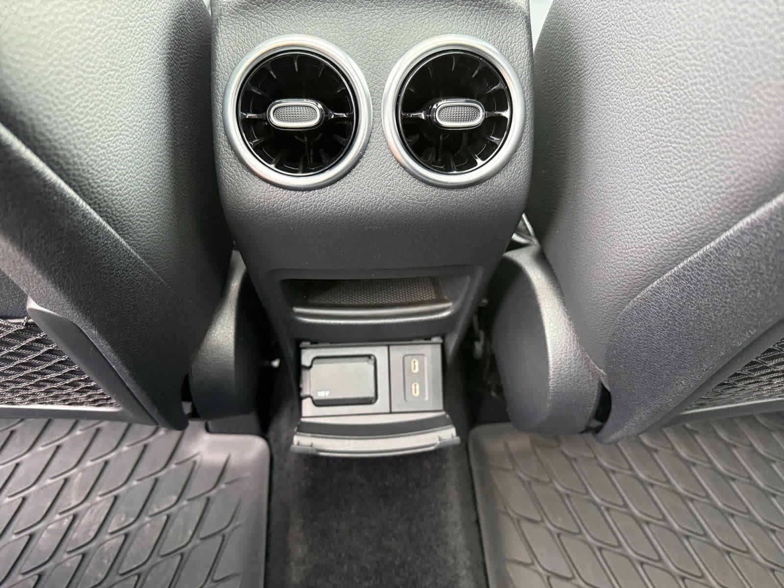 Certified 2024 Mercedes-Benz GLB 250 image 28