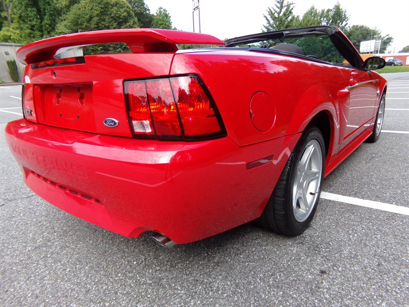 Used 2004 Ford Mustang GT image 3