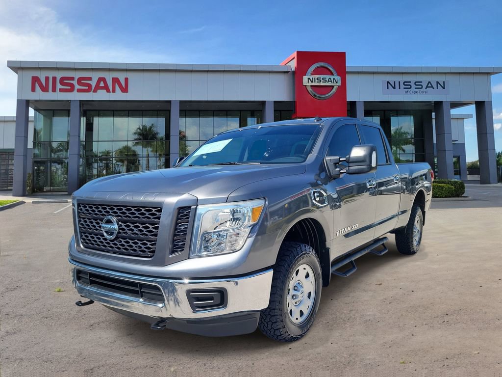 Used 2019 Nissan Titan SV image 9