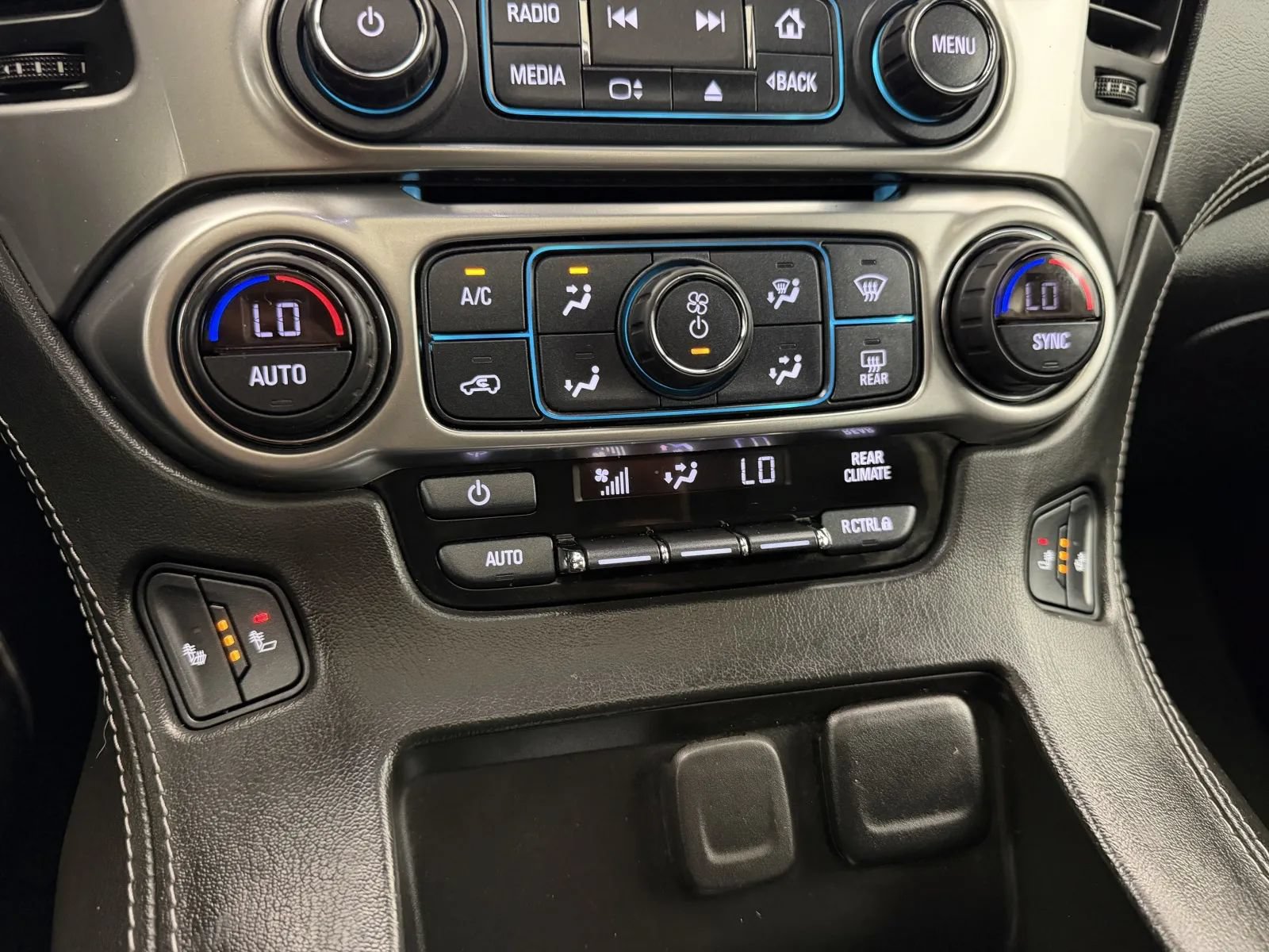 Used 2018 Chevrolet Suburban LT AWD/4WD image 23