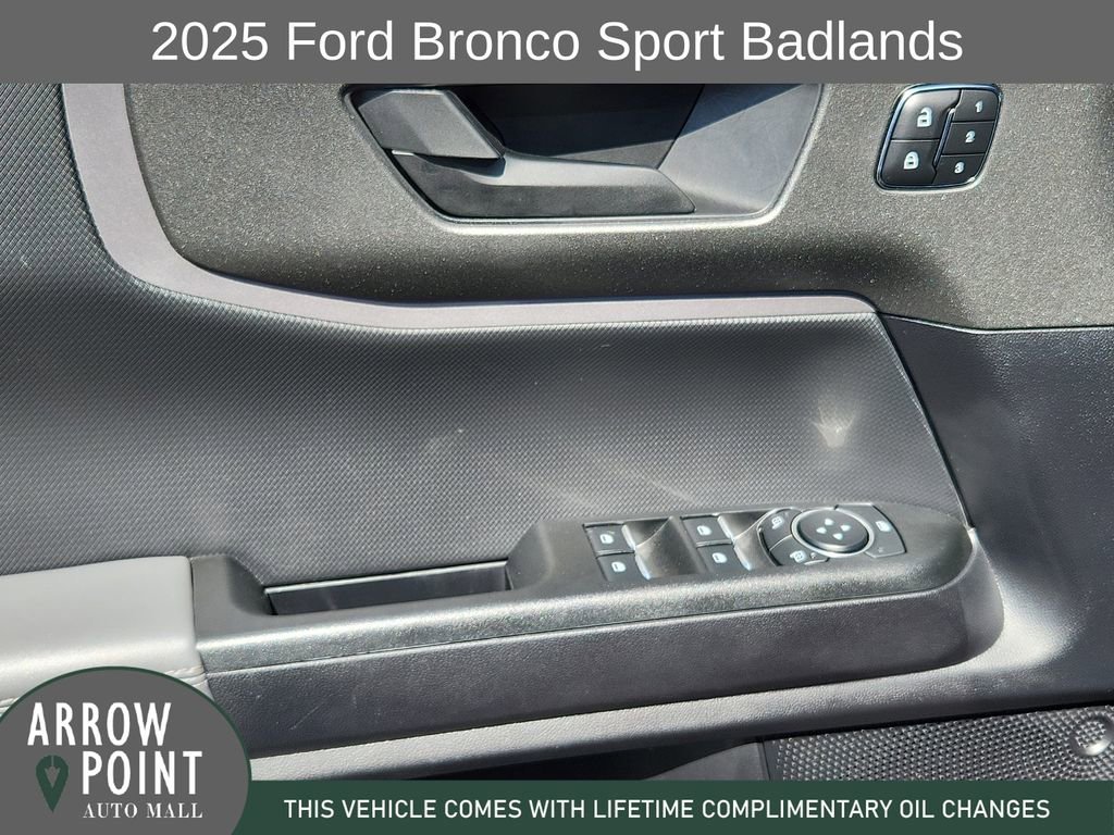 Used 2025 Ford Bronco Sport Badlands image 21
