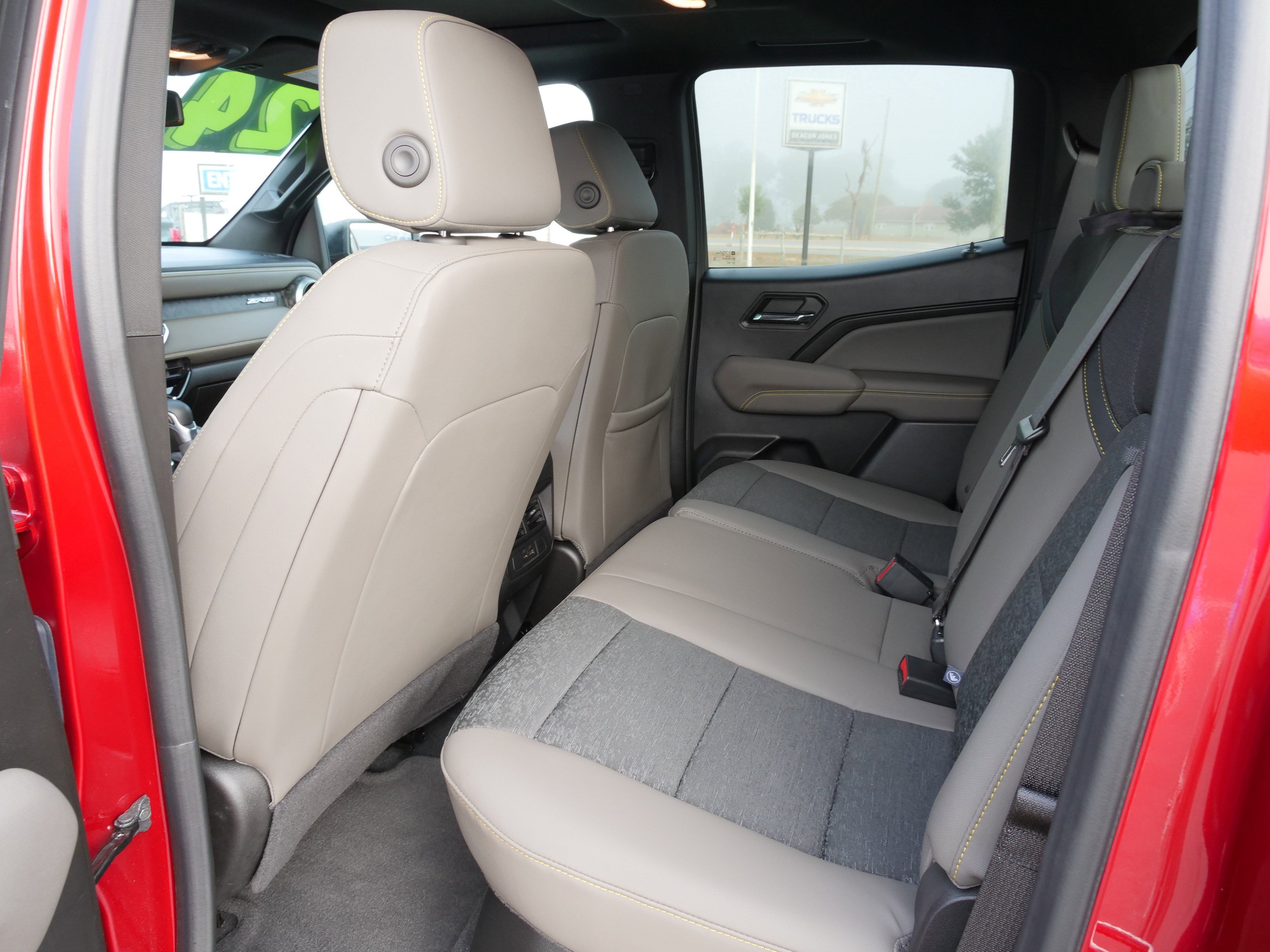 Used 2024 Chevrolet Colorado ZR2 w/ Technology Package image 15