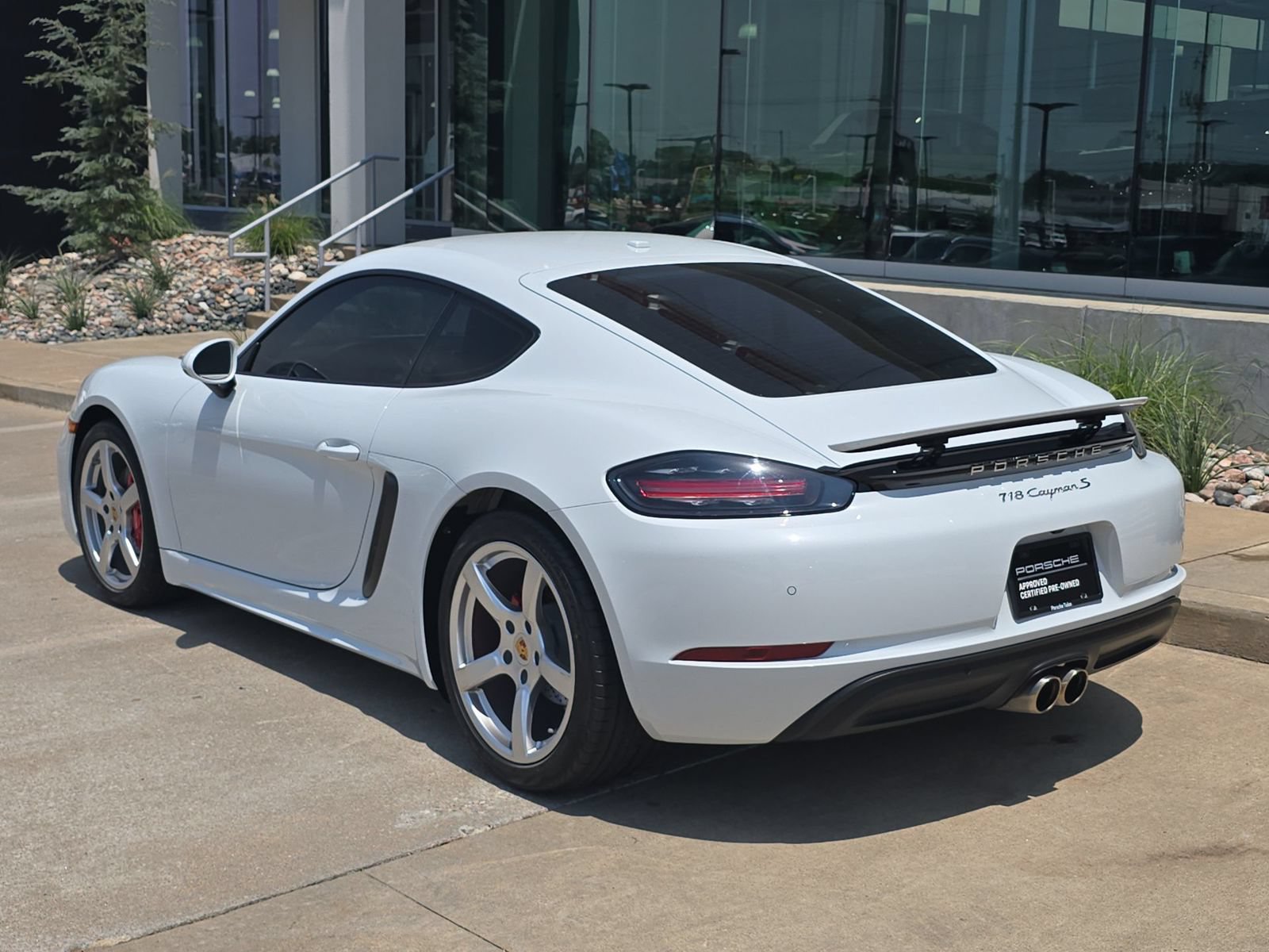 Certified 2023 Porsche 718 Cayman S RWD image 3