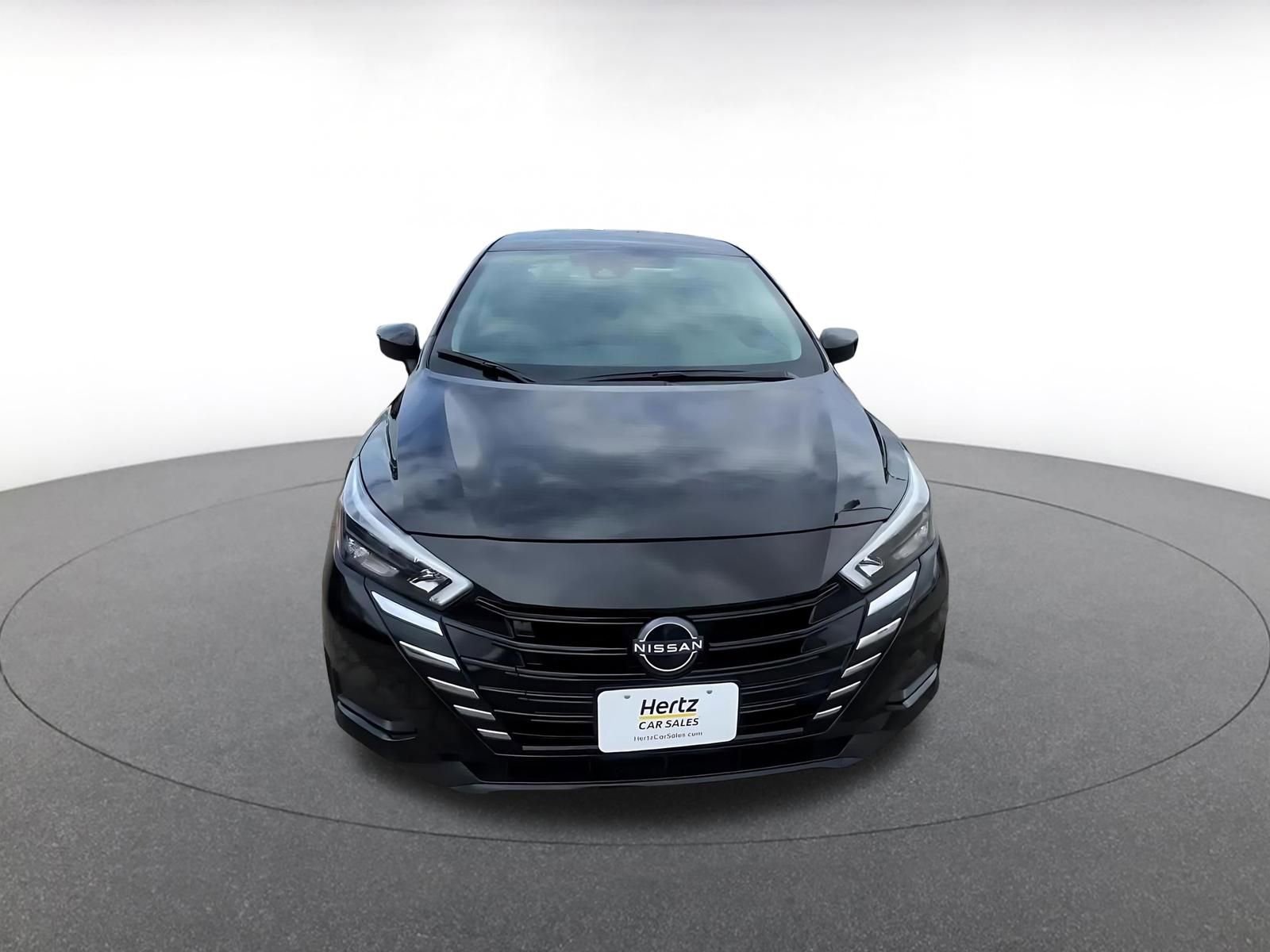 Used 2025 Nissan Versa SV image 4