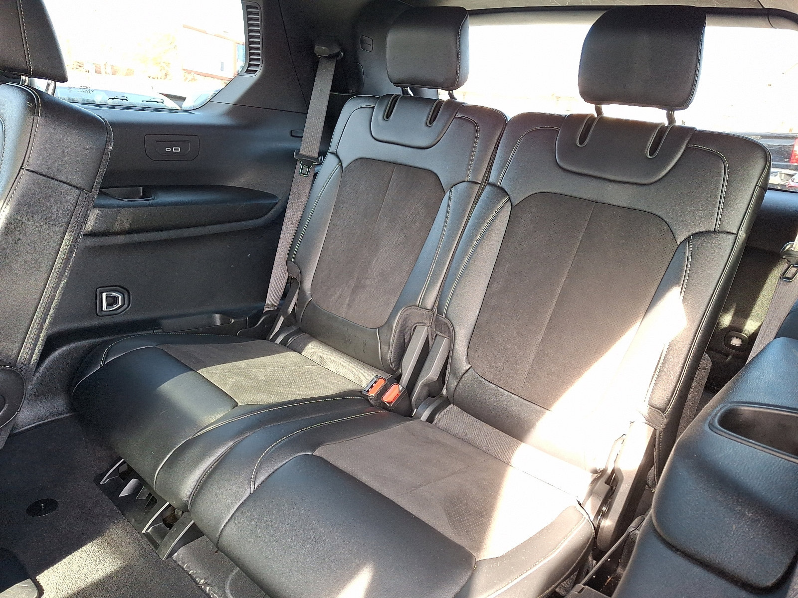 Used 2023 Jeep Grand Cherokee L Laredo image 12