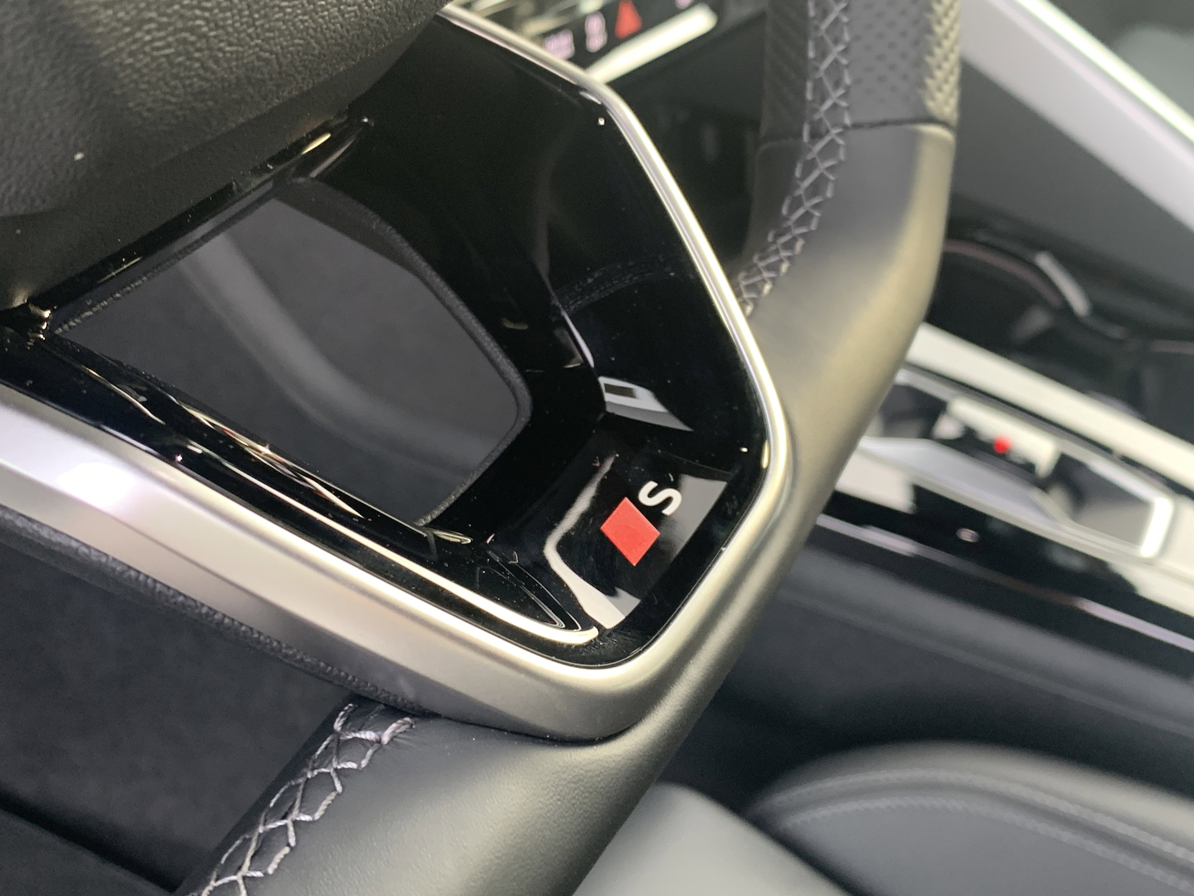 New 2025 Audi SQ5 Premium Plus image 16