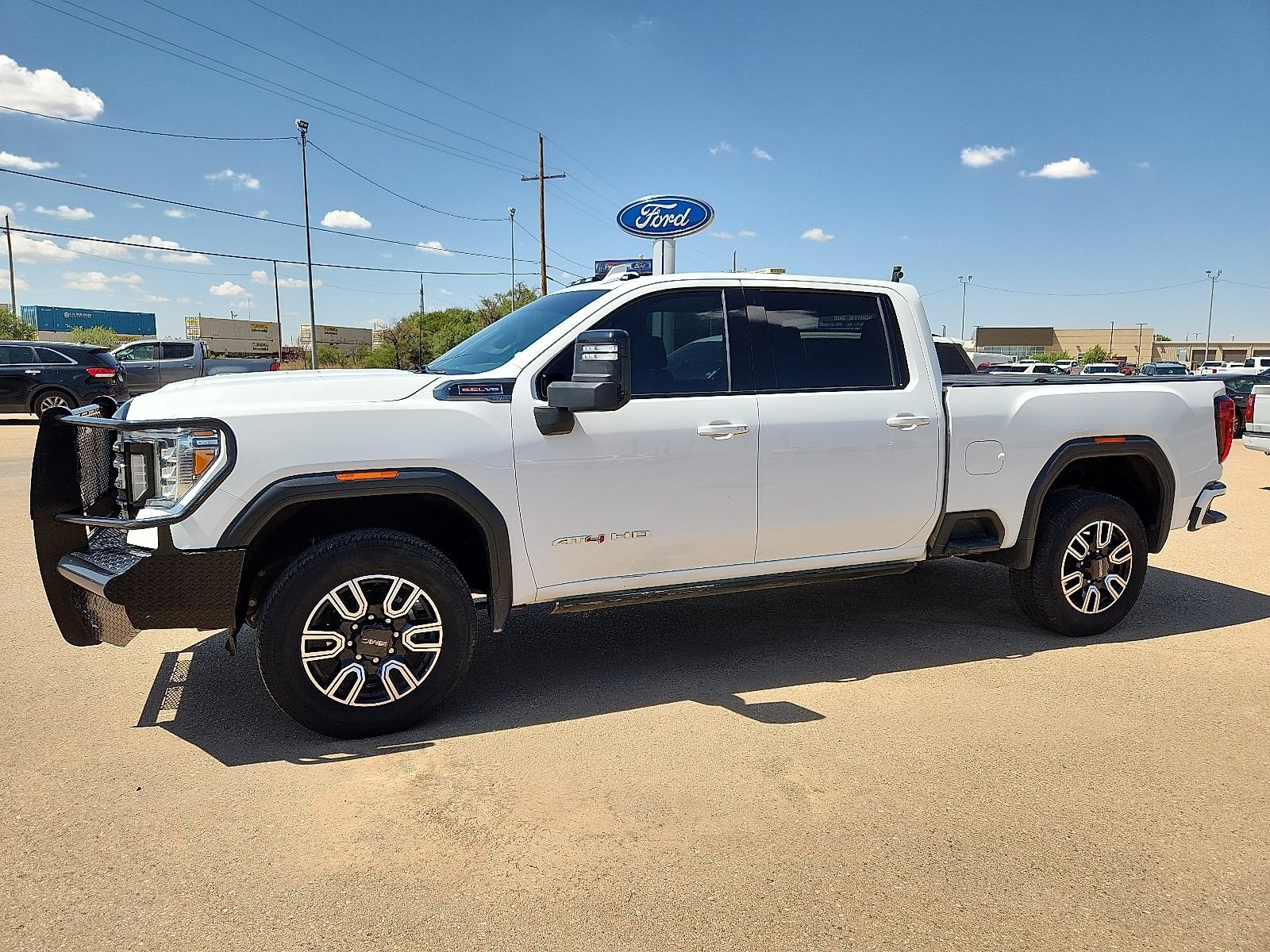 Used 2022 GMC Sierra 2500 AT4 AWD/4WD image 2