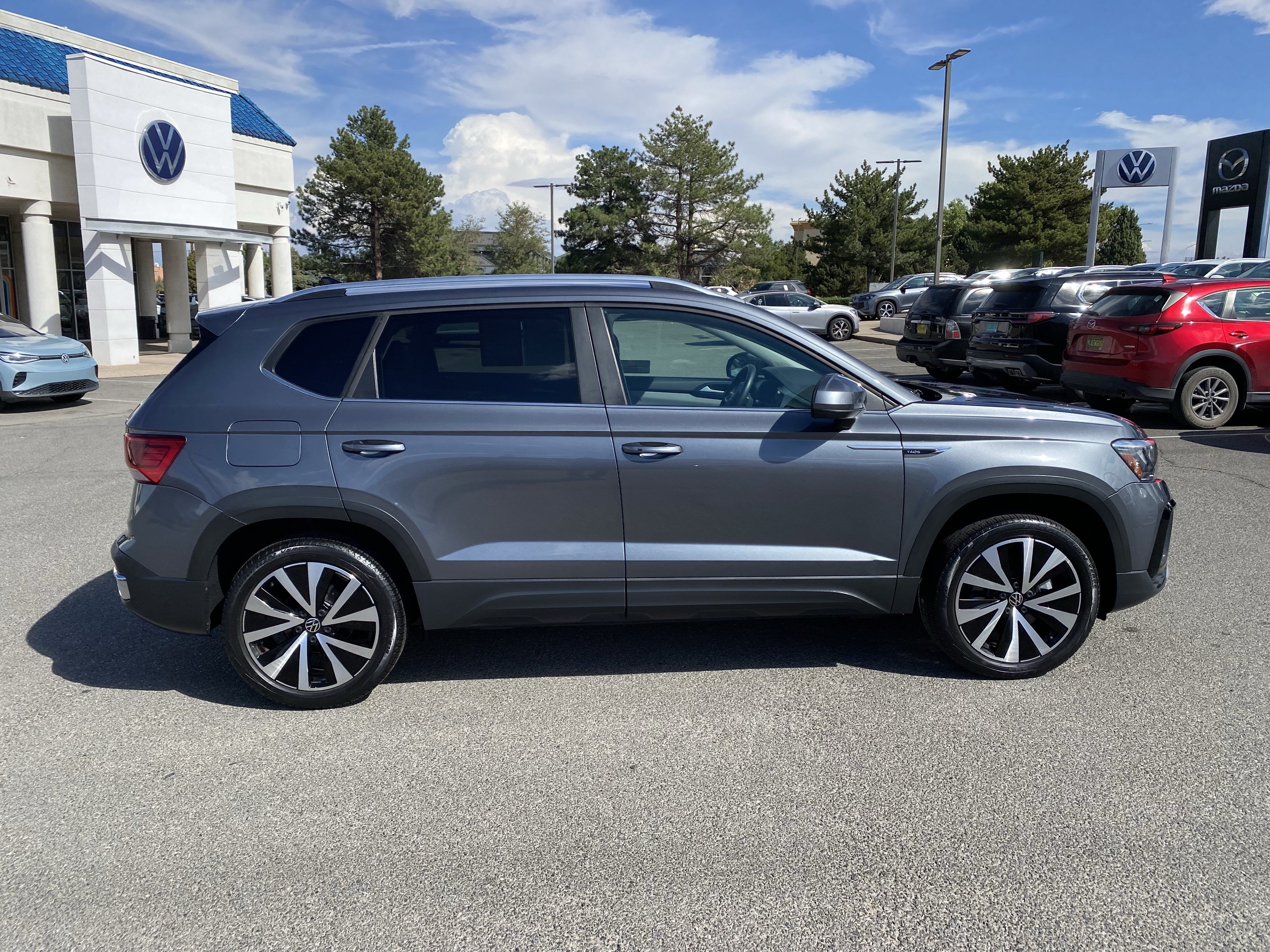 Certified 2023 Volkswagen Taos SE FWD image 52
