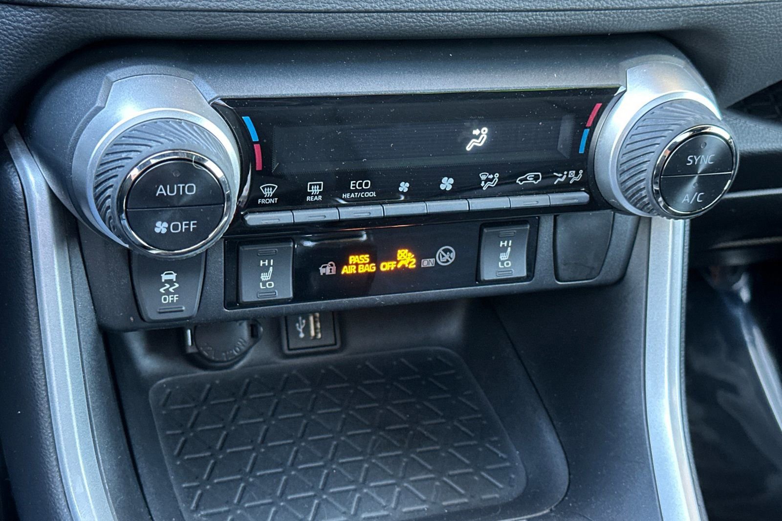 Used 2024 Toyota RAV4 XSE w/ Weather Package AWD/4WD image 21