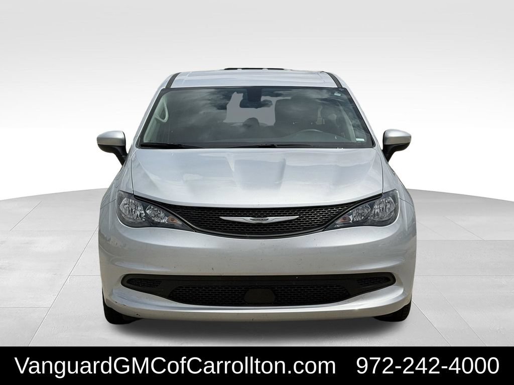 Used 2022 Chrysler Voyager LX FWD video 3