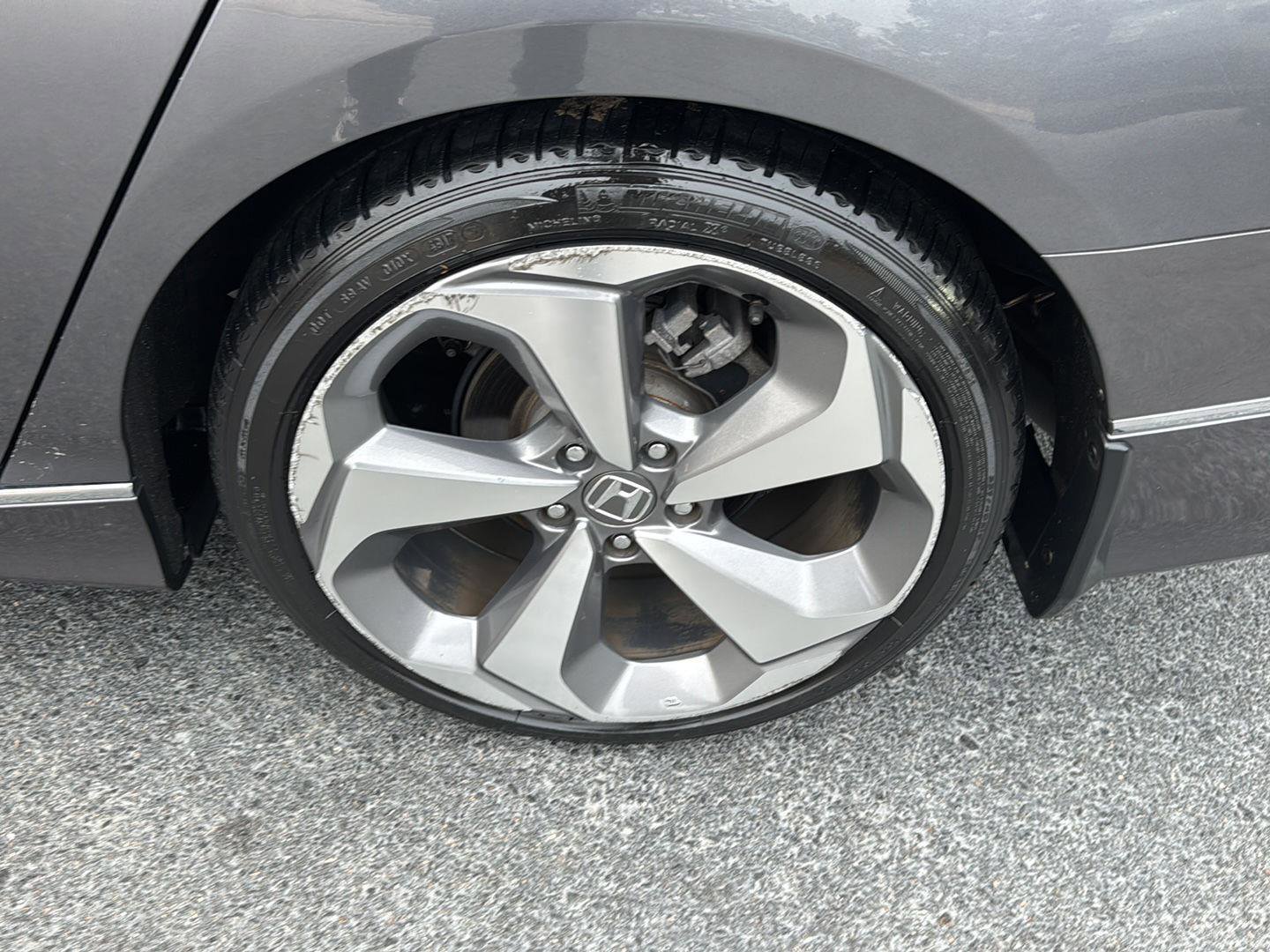 Used 2018 Honda Accord Touring image 35